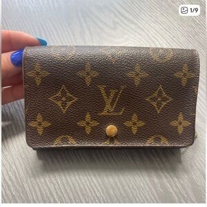 Louis Vuitton Porte-monnaie monogram bifold snap wallet